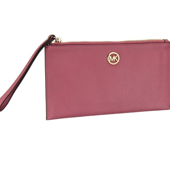Michael Kors Handbags - NWT Michael Kors pink wristlet
